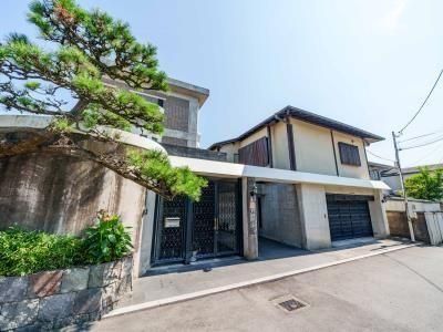 Spacious 6LDK House with Rooftop Views in Kugenuma Kaigan, Fujisawa - Thumbnail 3