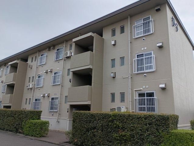 2DK Apartment for Sale Near Tsukimino Station, Yamato City - Thumbnail 2