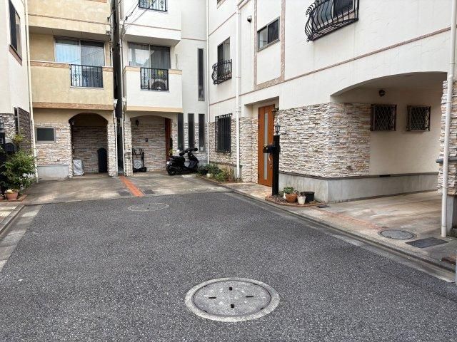 Renovated 4LDK Detached House near Hirayoshi Station, Yokohama - Thumbnail 2