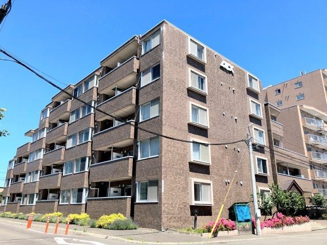 2LDK Used Apartment in Teine-ku, Sapporo, Hokkaido - Thumbnail 2