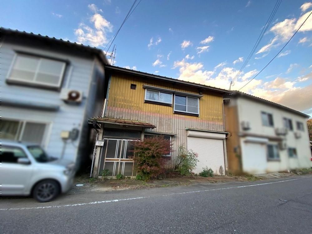 4DK Detached House for Sale in Kami-cho, Hyogo - Image 1