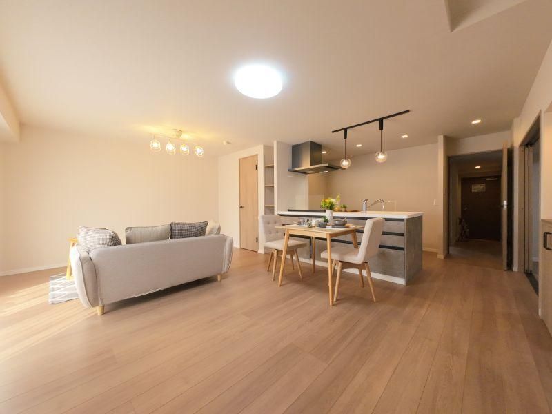 Renovated 3LDK+S Apartment Near Nishi 28-chome Station, Sapporo - Thumbnail 4