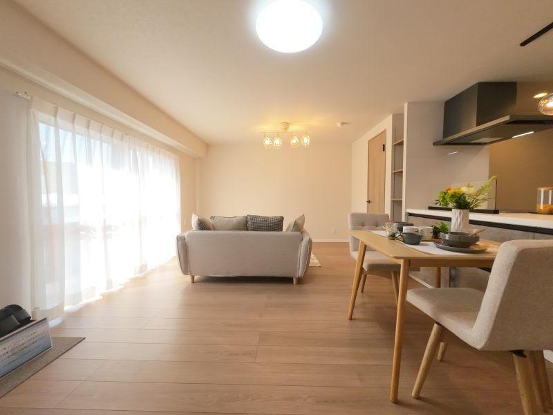 Renovated 3LDK+S Apartment Near Nishi 28-chome Station, Sapporo - Thumbnail 3
