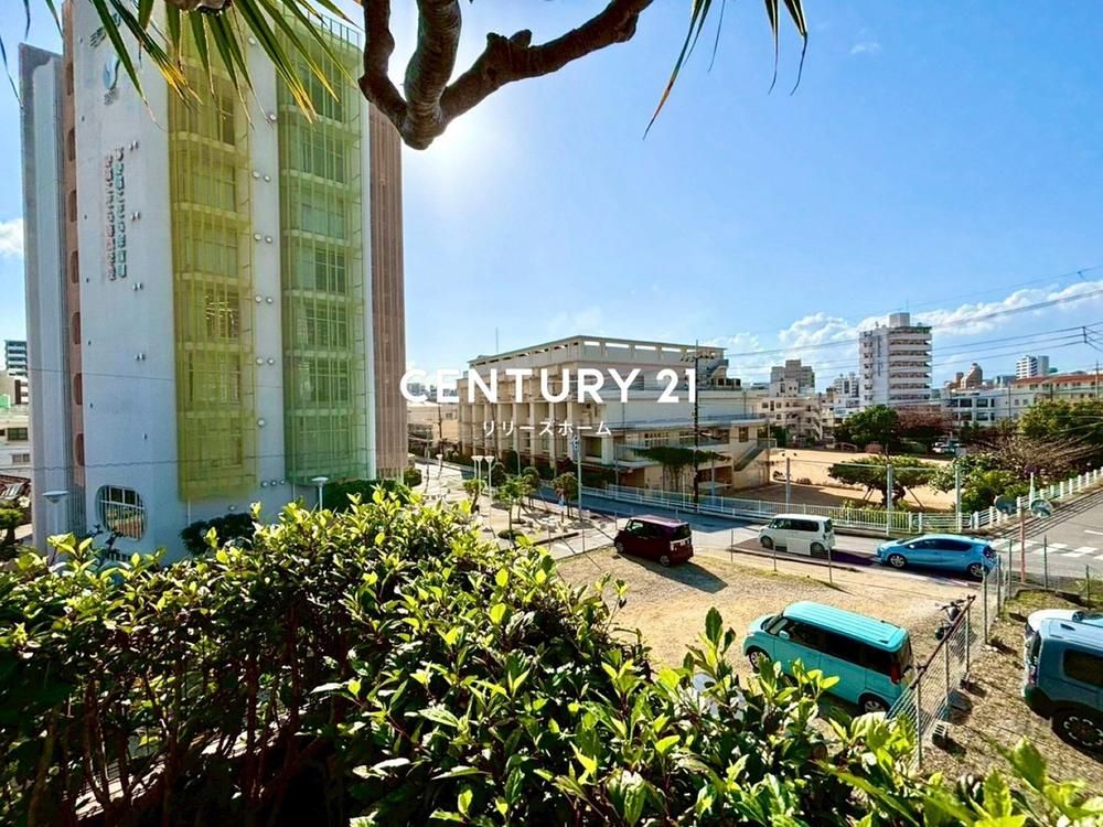 4LDK RC House with Garden in Omoromachi, Naha, Okinawa - Thumbnail 2