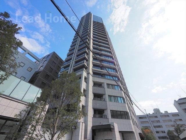2LDK Apartment for Sale in Shibuya, Tokyo - 70.39m2 - Thumbnail 3