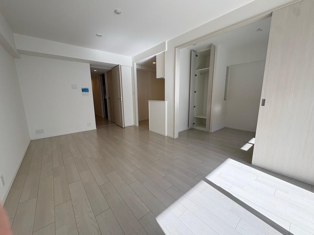 2LDK Apartment for Sale in Funabashi, Chiba - 53m2 - Thumbnail 4