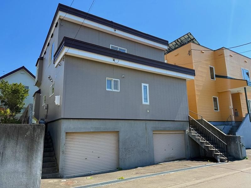 Renovated 5LDK House in Ebetsu, Hokkaido with Garden and Garage - Thumbnail 3