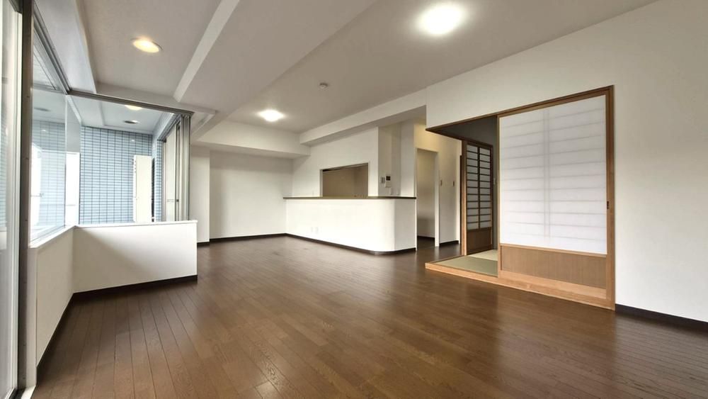 Renovated 3LDK Condo with Parking in Kawanishi, Hyogo - Thumbnail 4