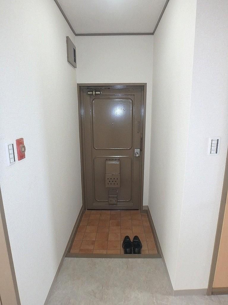 Renovated 2LDK Apartment in Funabashi, Chiba - 49.57m² - Thumbnail 4