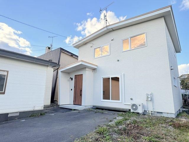 Renovated 6LDK House in Tomakomai, Hokkaido - 105.3m² - Thumbnail 2
