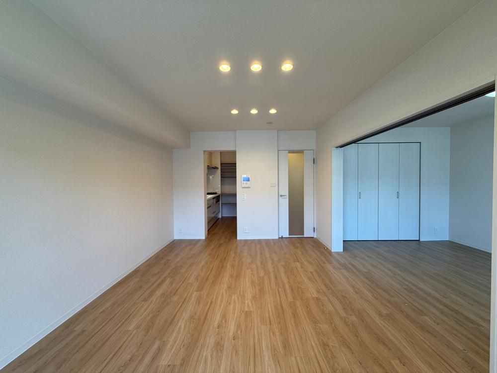 Renovated 3LDK Apartment in Shiroishi Ward, Sapporo - Thumbnail 4