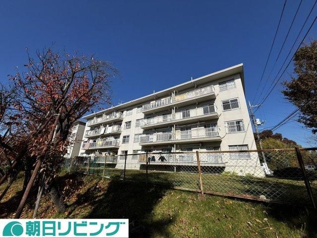 Renovated 2LDK Apartment for Sale in Midori Ward, Yokohama - Thumbnail 2