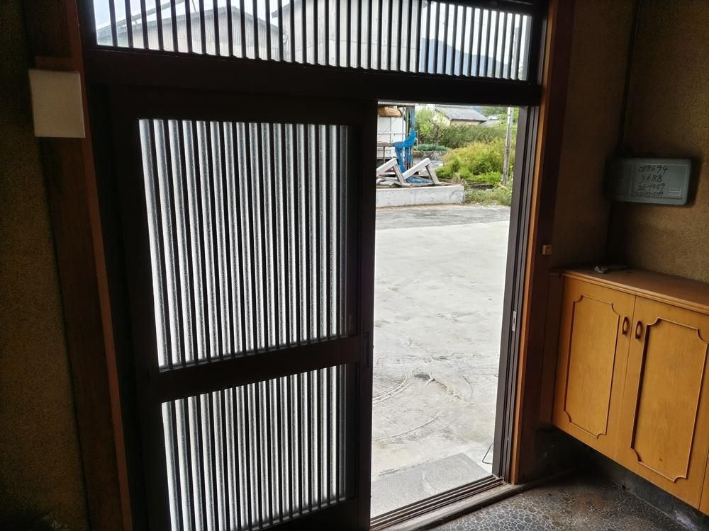 6DK House on 714sqm Corner Lot in Yoshinogawa, Tokushima - Thumbnail 4