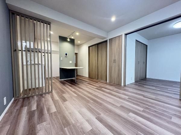 Renovated 3LDK Apartment for Sale in Kawasaki City, Kanagawa - Thumbnail 4