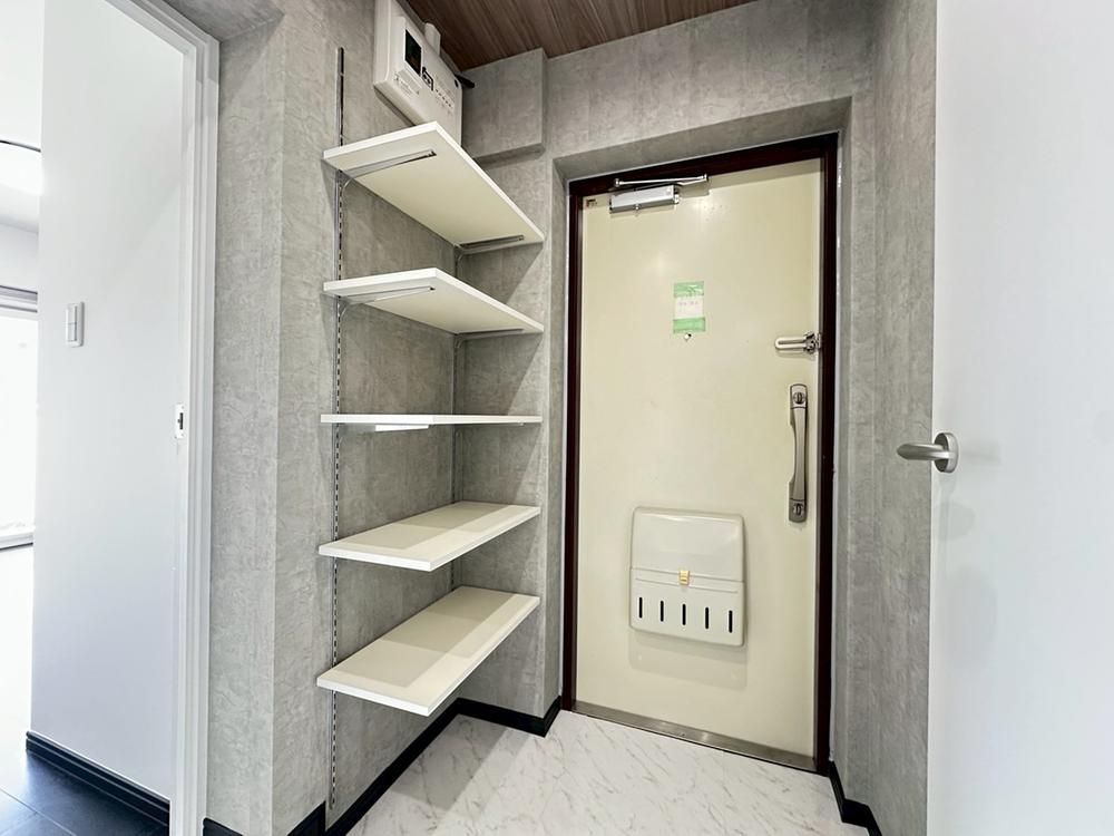 Renovated 2LDK Apartment for Sale in Asao Ward, Kawasaki - Thumbnail 3