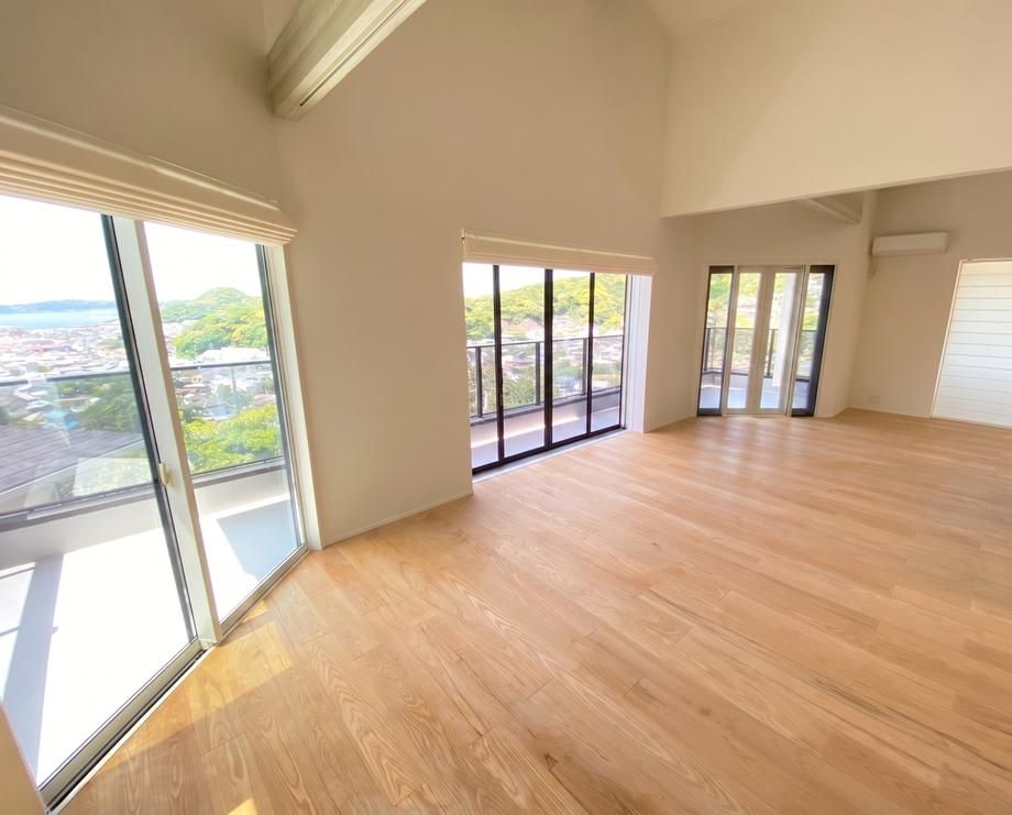 Modern 3LDK House with Ocean View in Hayama, Kanagawa - Thumbnail 3