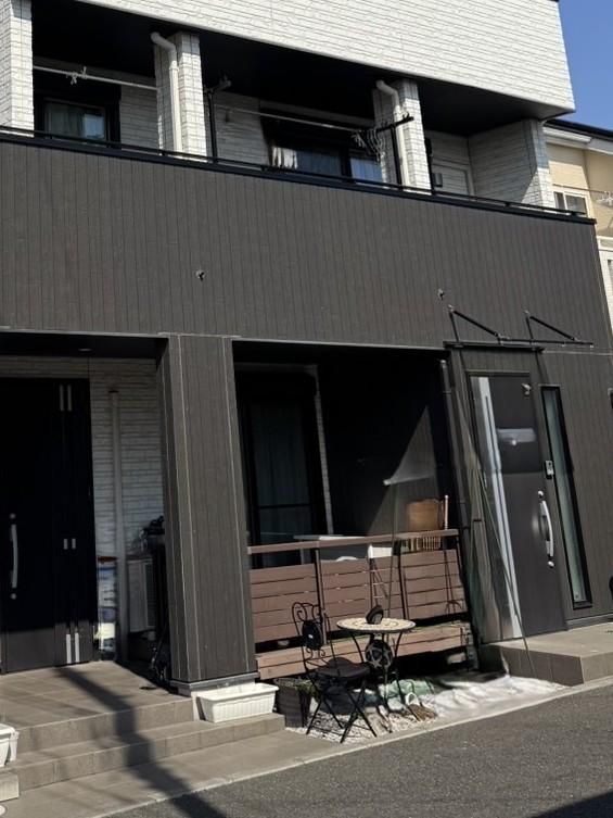 Large Two-Family House with Office & Warehouse in Ome, Tokyo - Thumbnail 4