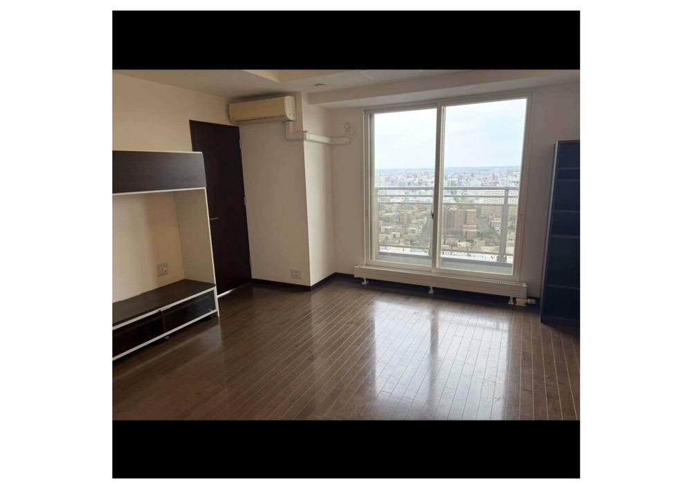 2LDK Apartment for Sale in Sapporo, Shiroishi-ku - 38 Million Yen - Thumbnail 2
