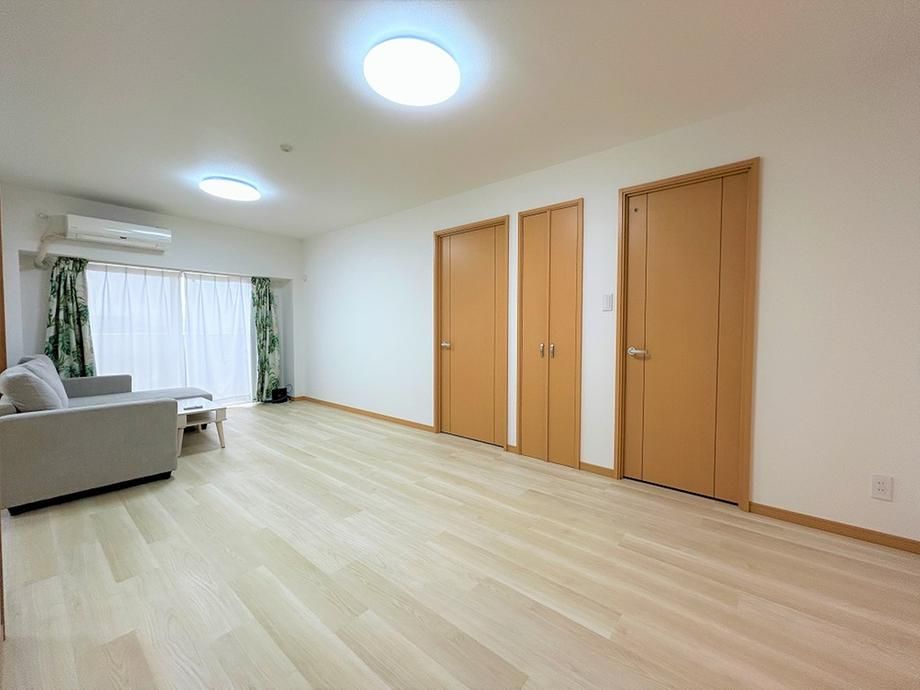 4LDK Top-Floor Apartment in Kawasaki, Kanagawa - Thumbnail 4