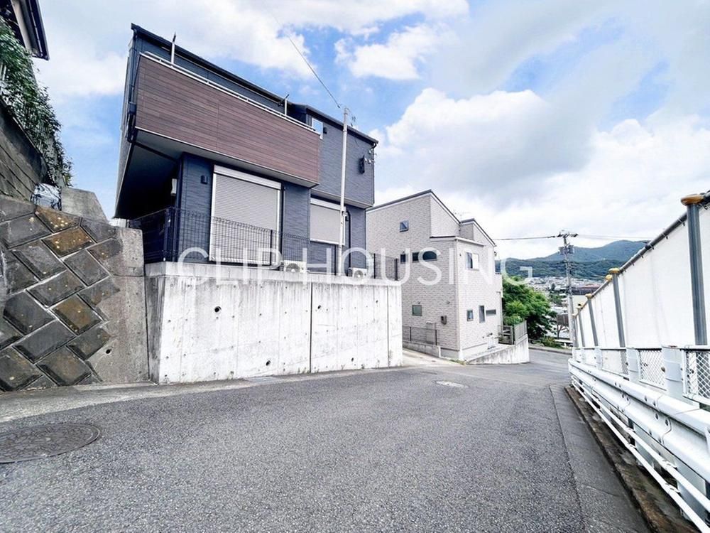 2LDK+S Detached House in Hadano Near Tokaidaigaku-mae Station - Thumbnail 2