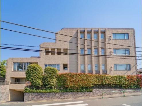 2LDK Apartment for Sale in Shibuya, Tokyo - 93.45m² - Thumbnail 2