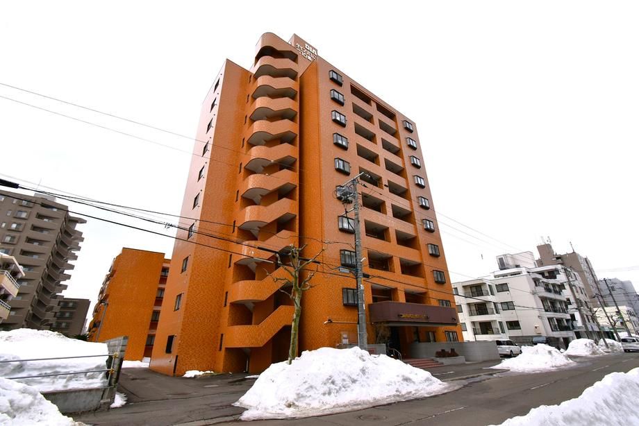 Dia Palace Kita 10-jo 1LDK Apartment for Sale in Sapporo - Thumbnail 2