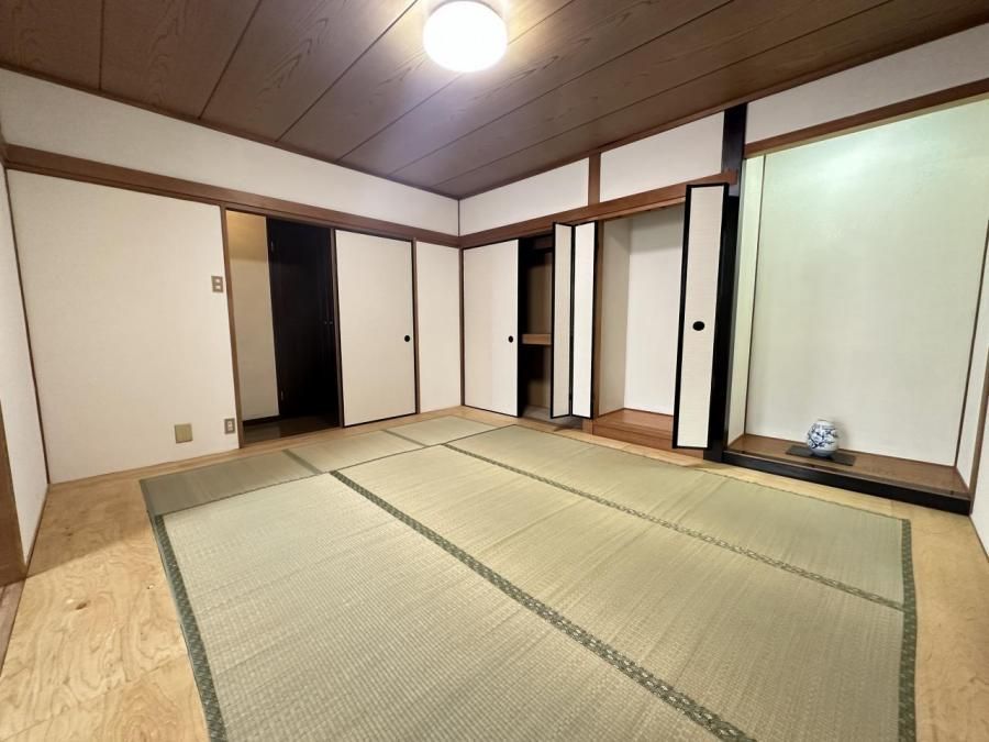 5LDK Used House in Hirakata, Osaka - 172.39m2 - Thumbnail 3