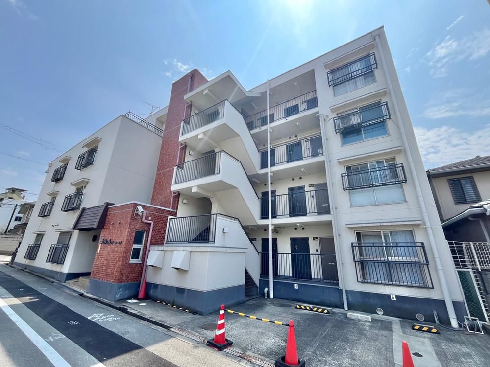 Tenjin no Mori Green Heights 2LDK Apartment for Sale in Osaka - Thumbnail 2