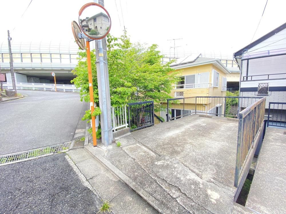 South-Facing 3LDK Detached House in Hadano, Kanagawa - Thumbnail 2