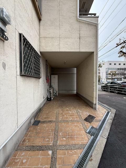 4LDK Detached House with Inner Garage in Osaka Taisho Ward - Thumbnail 4