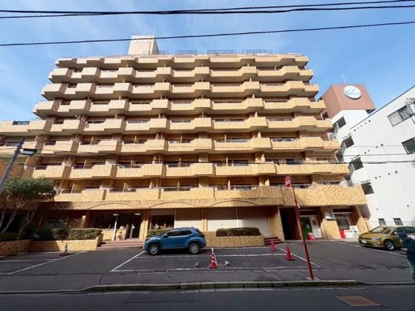 Renovated 3LDK Apartment for Sale in Aoba-ku, Sendai - Thumbnail 2