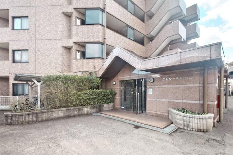 Renovated 3LDK Apartment for Sale in Aoba-ku, Sendai - Thumbnail 2