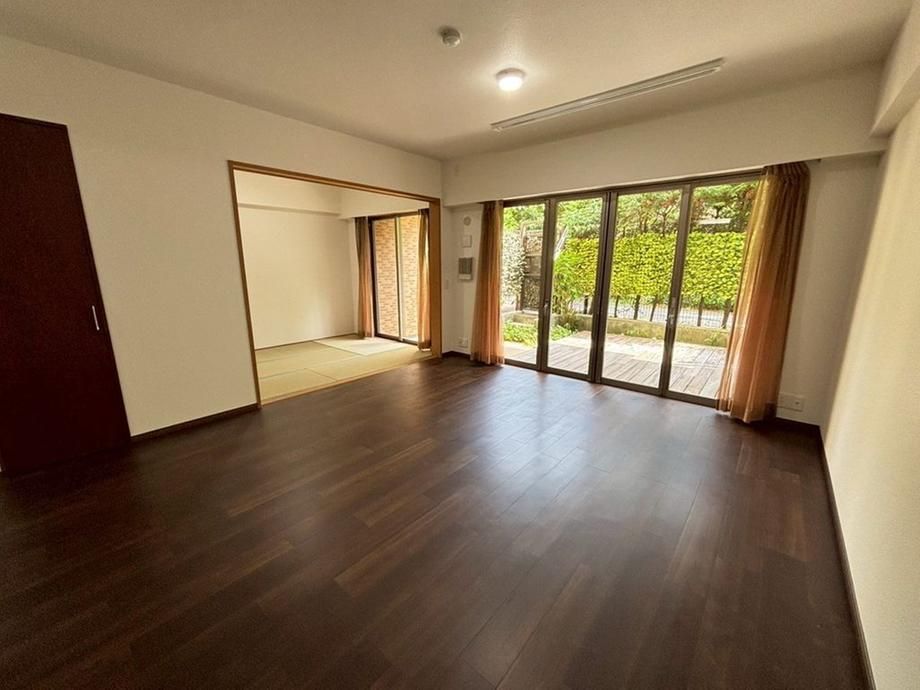 3LDK Apartment for Sale in Miyamae-ku, Kawasaki - 76.2m2 - Thumbnail 2