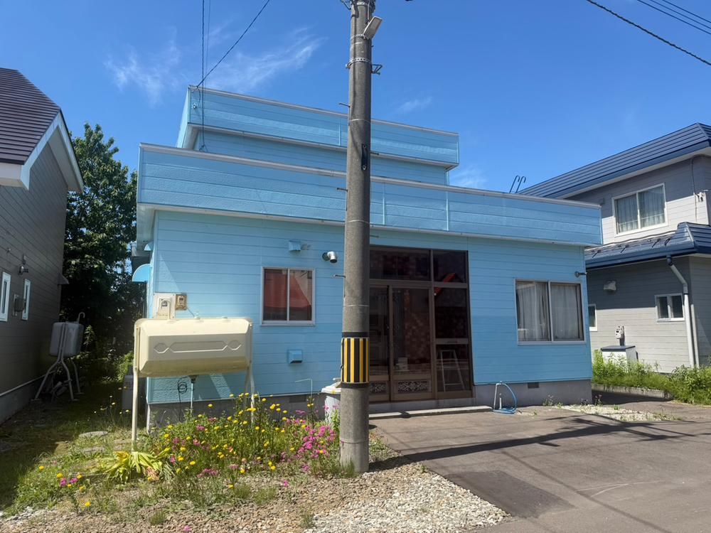 4LDK Detached House for Sale in Hanakawa Minami, Ishikari City, Hokkaido - Thumbnail 2