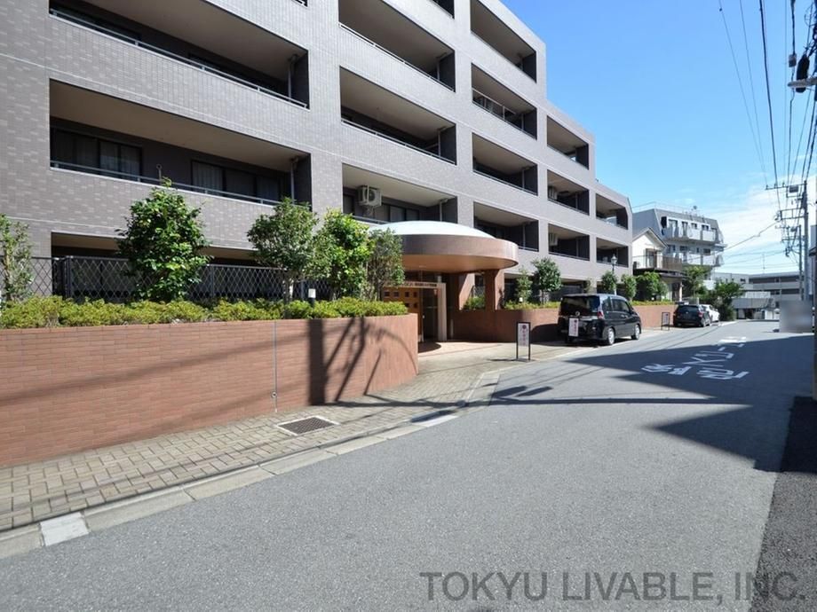 Renovated 3LDK Apartment in Funabashi, Chiba - 86m² - Thumbnail 2
