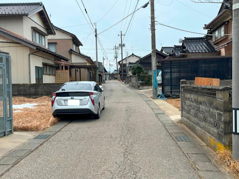 204.93 sqm Land for Sale in Hakui, Ishikawa - 2,000,000 Yen - Thumbnail 3