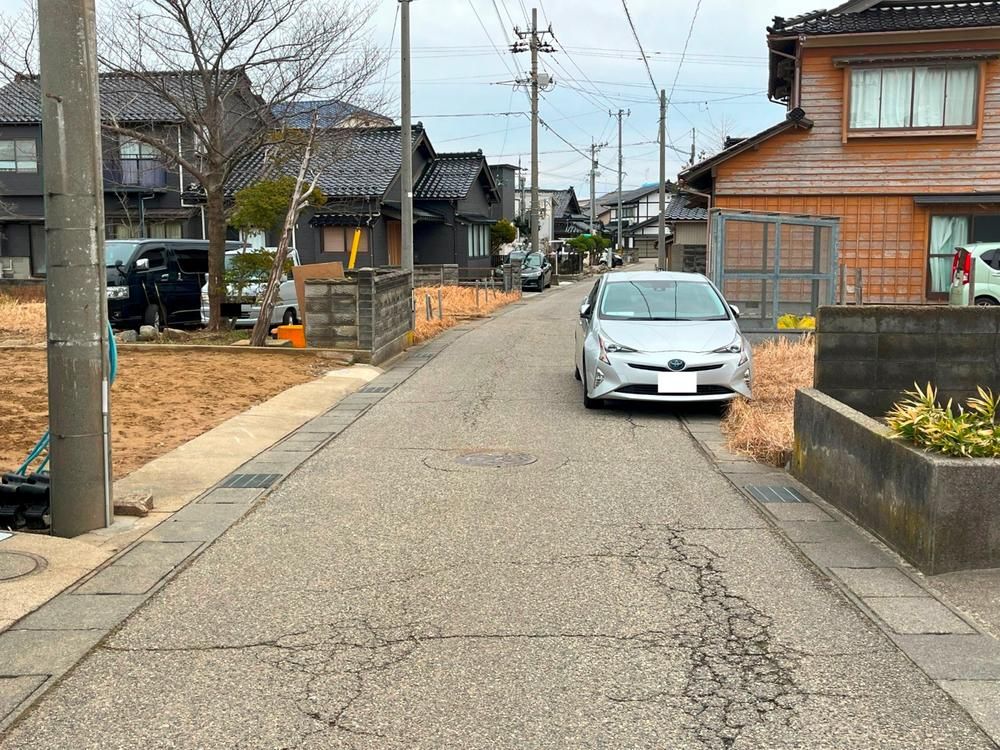 204.93 sqm Land for Sale in Hakui, Ishikawa - 2,000,000 Yen - Thumbnail 4