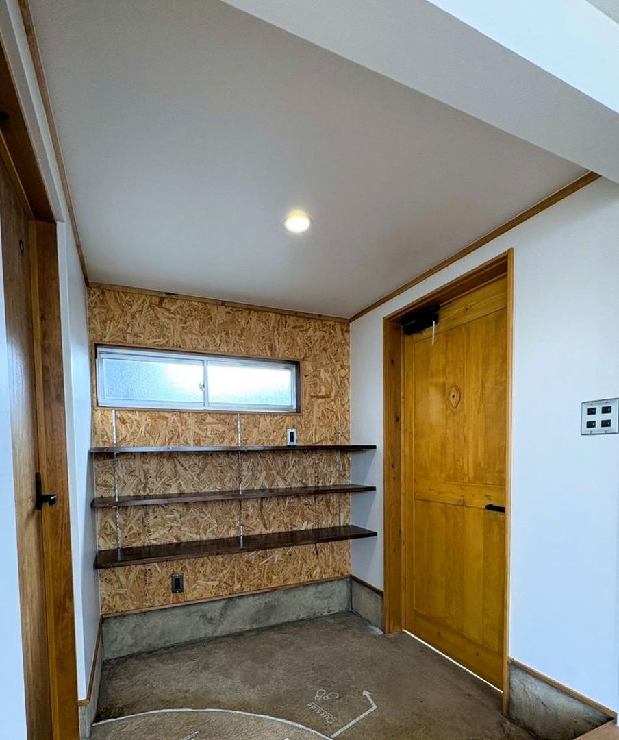 Tiny House with Mountain Views & Renovation in Ome, Tokyo - Thumbnail 3