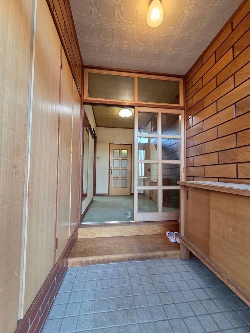4LDK Detached House for Renovation in Kushiro City, Hokkaido - Thumbnail 2