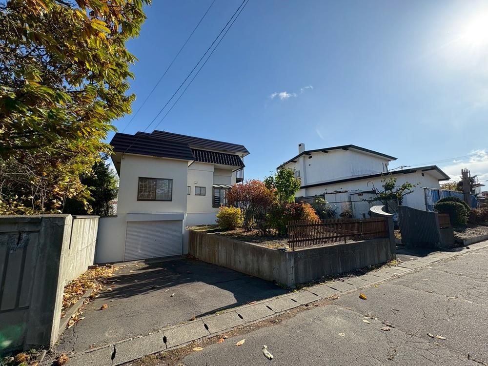 Renovated 4LDK House with Garage in Date, Hokkaido - 17,800,000 Yen - Thumbnail 3