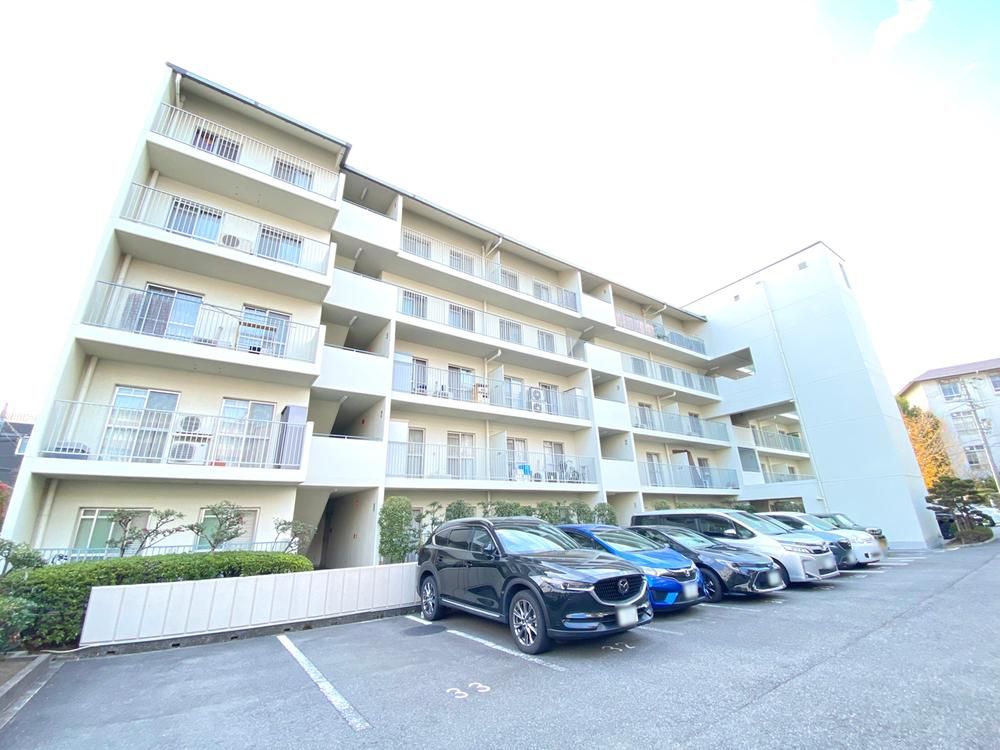 Renovated 4LDK Apartment for Sale near Kandaibashi-mae Station, Suita - Thumbnail 4