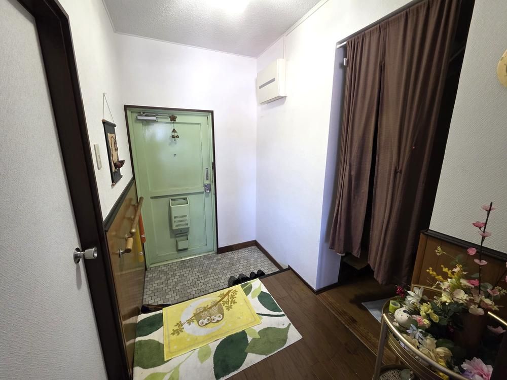 3LDK Apartment for Sale in Oita City, Oita Prefecture - Image 1