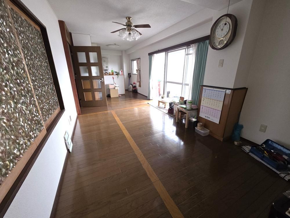 3LDK Apartment for Sale in Oita City, Oita Prefecture - Thumbnail 3