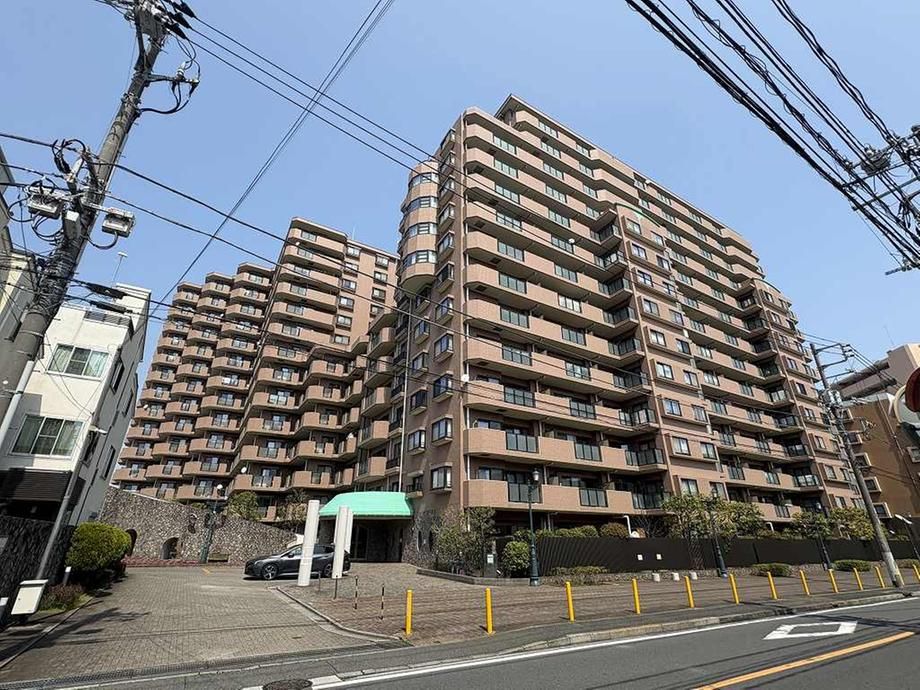 4LDK Apartment for Sale in Tsurumi-ku, Yokohama - 87.93m2 - Thumbnail 2