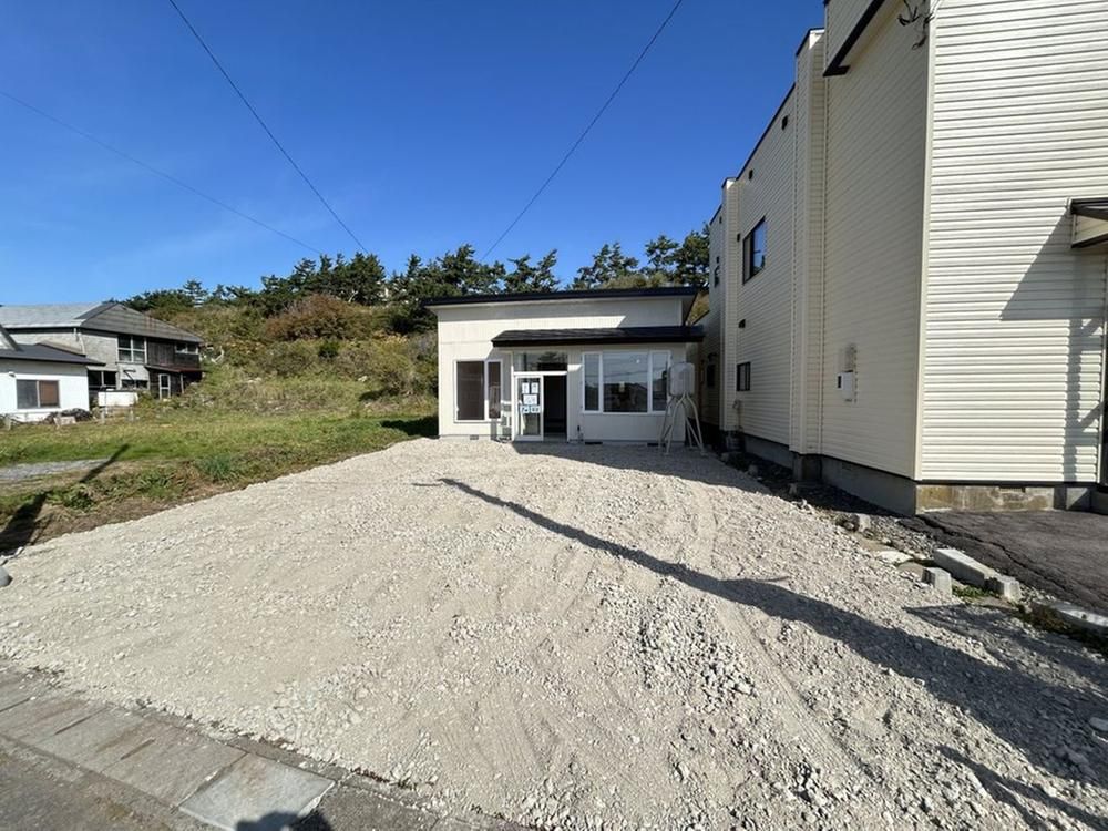 Renovated 3LDK House in Esashi, Hokkaido - 11.29 Million Yen - Thumbnail 2