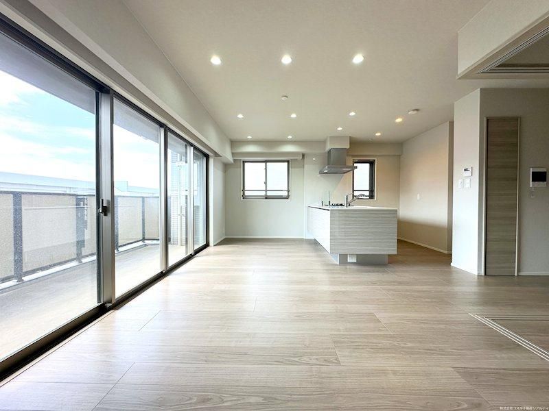 Modern 3LDK Apartment in Kumamoto City - 70.49m2 - Thumbnail 2