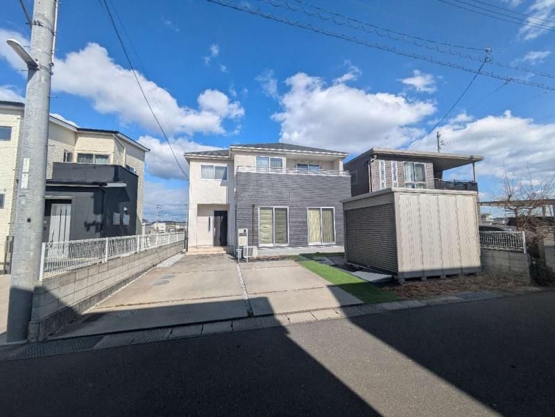 4LDK Resale House in Takamatsu, Kagawa - 105.99 sqm - Thumbnail 2