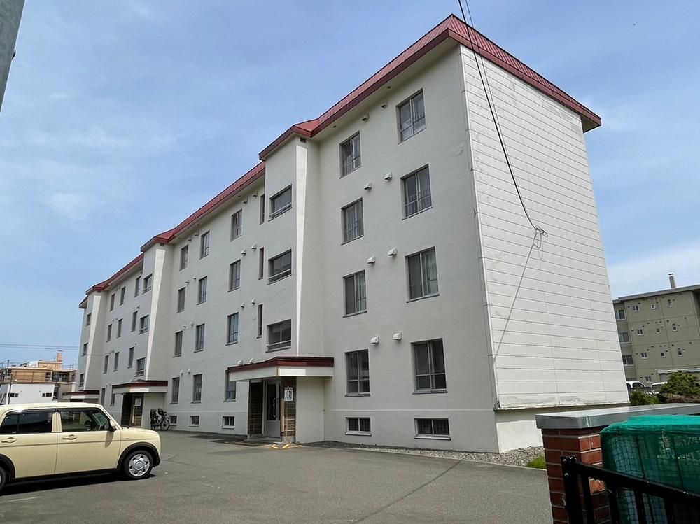 3LDK Apartment for Sale in Minami-ku, Sapporo - 45.5 sqm - Thumbnail 2