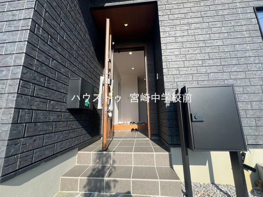 Modern 3LDK House for Sale in Miyazaki City, Miyazaki Prefecture - Thumbnail 3