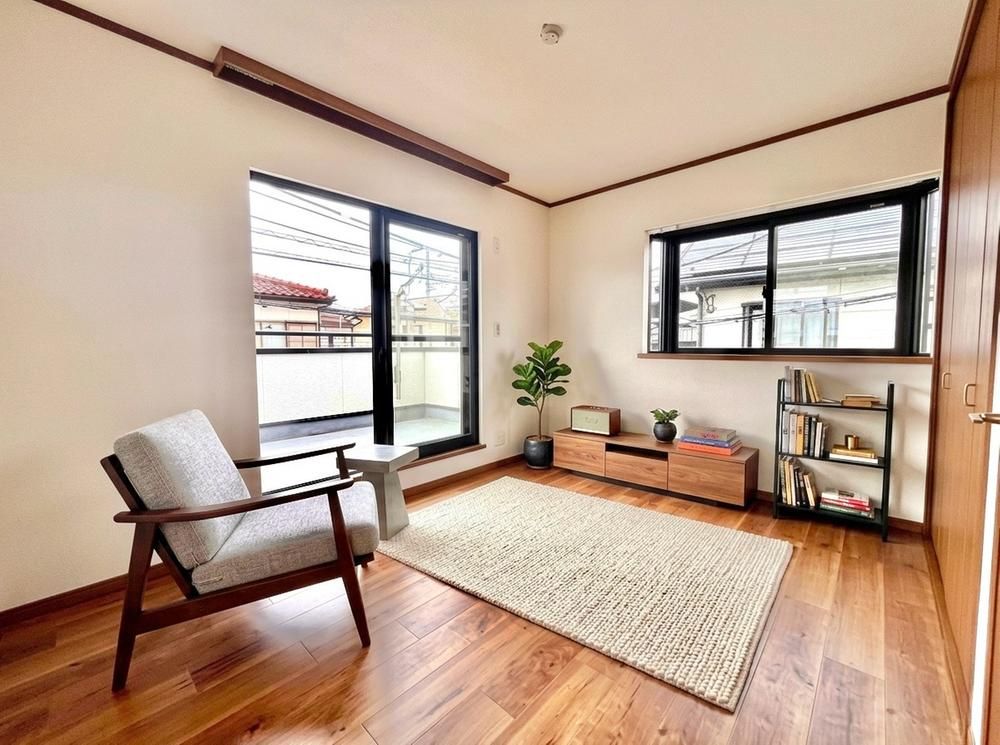 Renovated 2LDK House on Corner Lot in Fuchu, Tokyo - Thumbnail 4